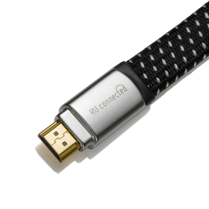 Platte-HDMI-kabel-RU-connected-connector-boven.jpg Platte 4K HDMI kabel kop met logo